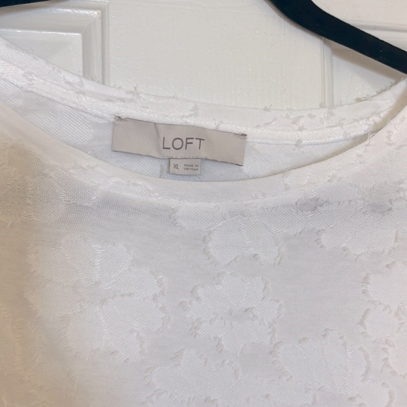 LOFT Flower Detail Top - Picture 2 of 5